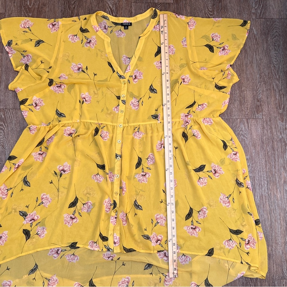 Torrid Floral Chiffon Hi-Low Babydoll Top Yellow Flutter Sleeve | Size: 5 - Picture 4 of 8